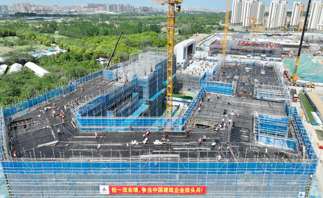 安徽三建合肥一中淝河校区项目。。。。。。欢迎光临888集团供图